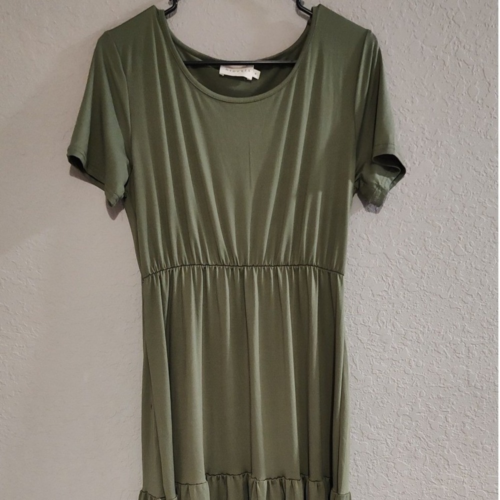 Ninexis Olive Green Tiered Maxi‎ Dress Short Sleeve Bohemian Casual Women's M
